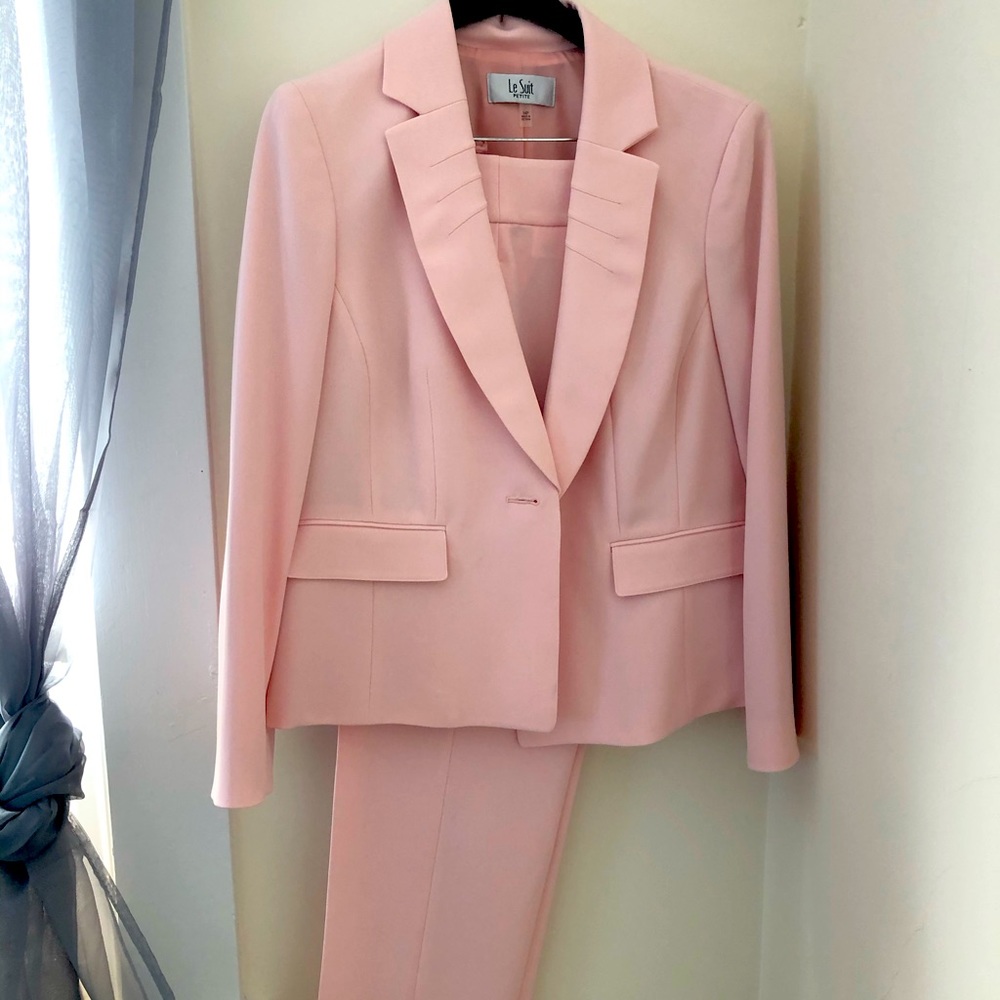 LeSuit Business Suit